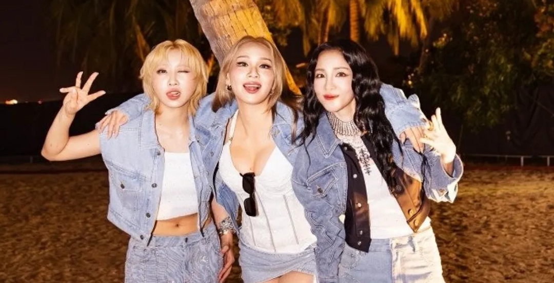 2NE1. (Instagram)